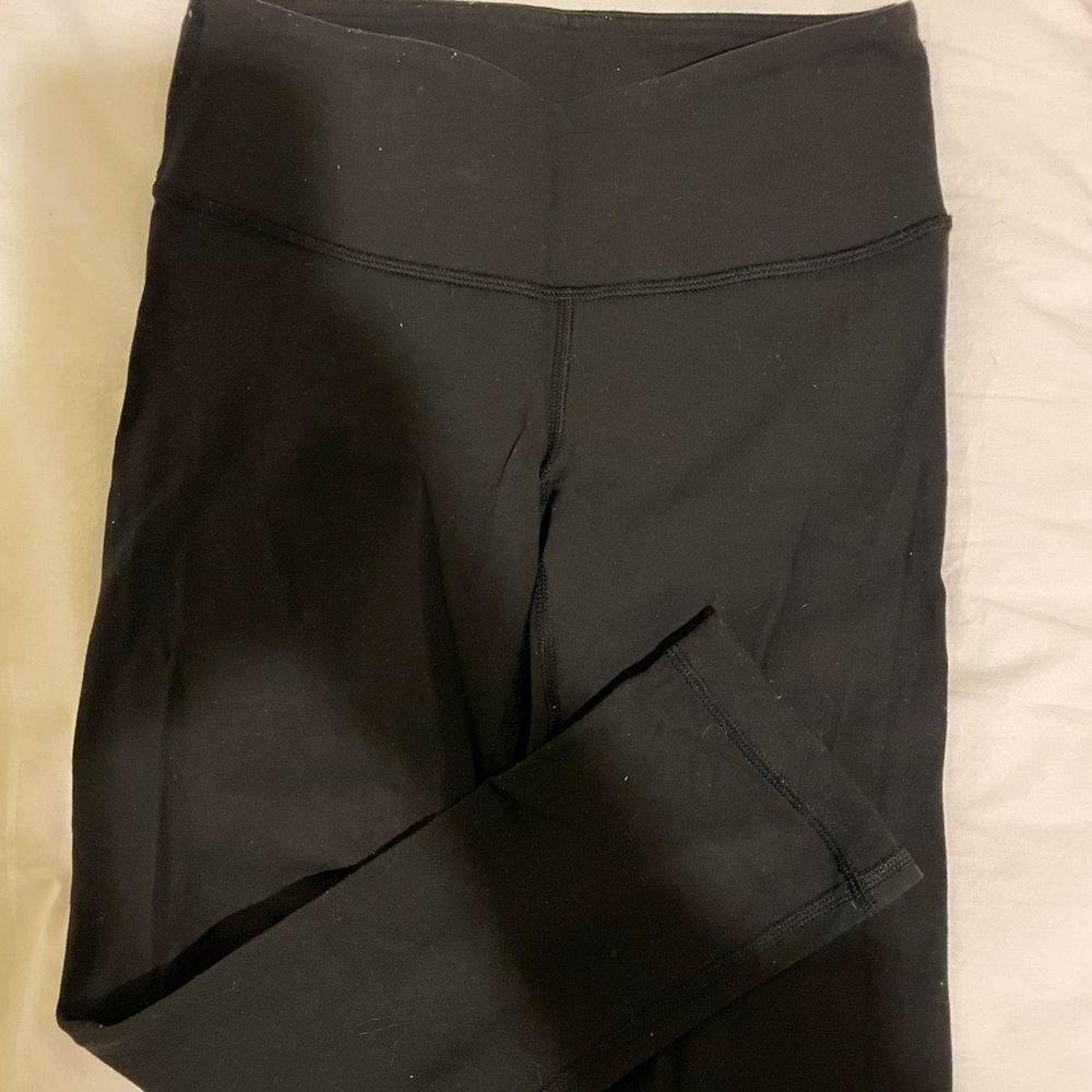 Black cropped lulu leggings